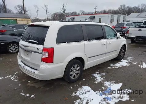 2013 Chrysler Town & Country Touring из США, поврежденный, VIN 2C4RC1BG8DR584528
